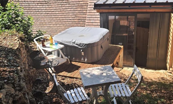 Carsac-Aillac House | Le gros chêne, gite du XVIII siècle, jacuzzi privatif