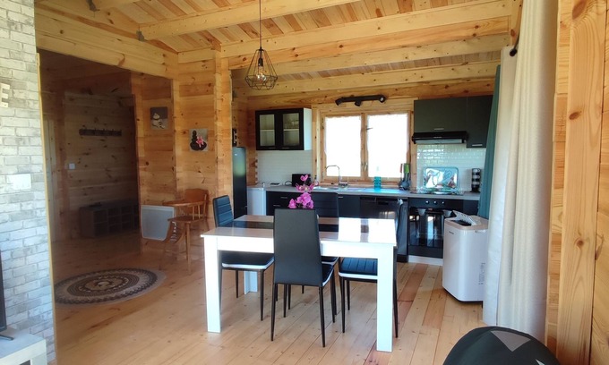 Montferrand-du-Perigord Ski Chalet | Le Hameau des Champs Chalet N°1