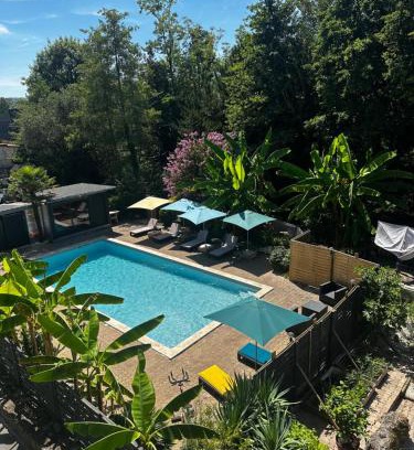 Larche Apartment | Le Havre de paix vue sur piscine