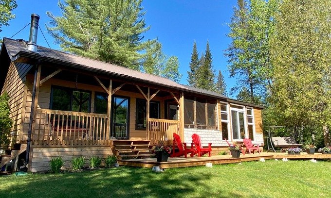 Mandeville Ski Chalet | LE HUARD - Lakefront chalet, fully equipped, comfortable, private beach & dock