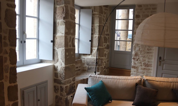 Terrasson-la-Villedieu House | Le Jardin d'Olive - Picturesque house in the old center of Terrasson