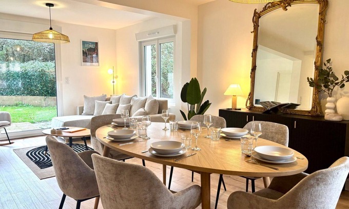 Sud-Gare House | LE JOUON - Magnificent Townhouse with Garden