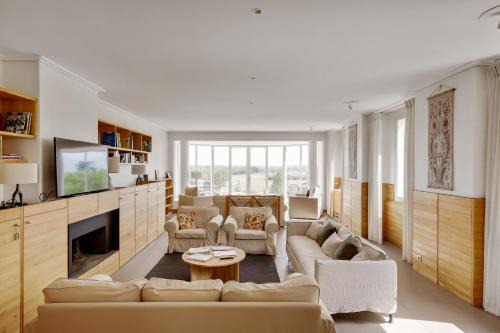 Saint-Etienne-De-Lisse Bed & Breakfast | Le logis de Valandraud