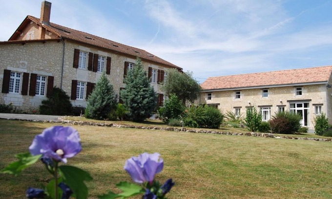 Neuvicq Bed & Breakfast | Le Logis des Quatre Puits