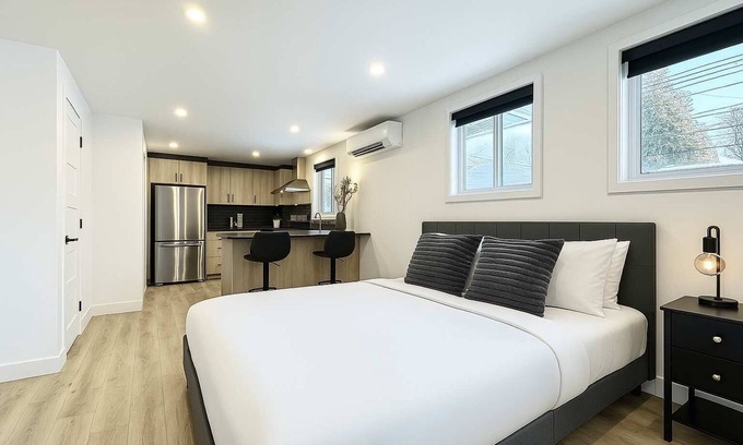 Ste. Foy Apartment | Le Luxueux Summary: D