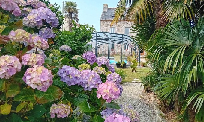 Guiclan Bed & Breakfast | Le Manoir de Kérofil * Gîte et chambres d'hôtes *