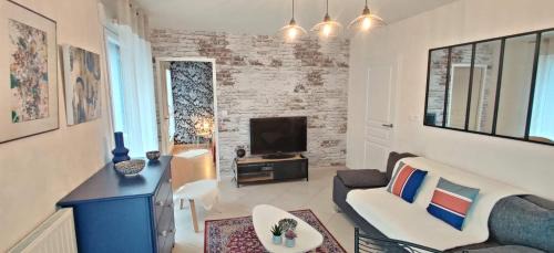 Poussots Apartment | Le Mans'Art