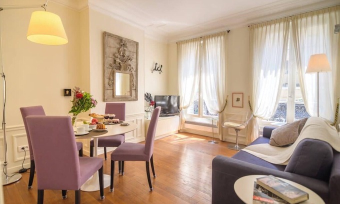 3rd Arrondissement Apartment | Le Marais Moderne Sum