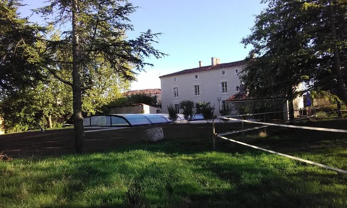 Saint-Pierre-le-Vieux Bed & Breakfast | Le Marais Picotin