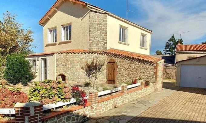 Saint-Mars-la-Reorthe House | Le Marsiluga Maison 12 pers à 6 min du Puy du Fou