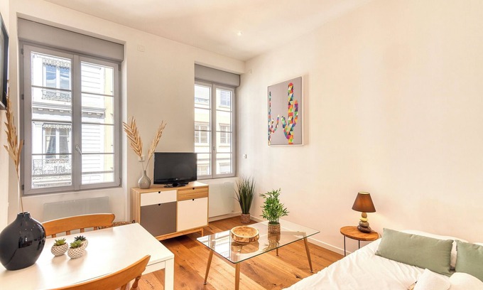 Jules Ferry - Recamier Apartment | Le Martini - Clim mobile - studio au Brotteaux – Métro B