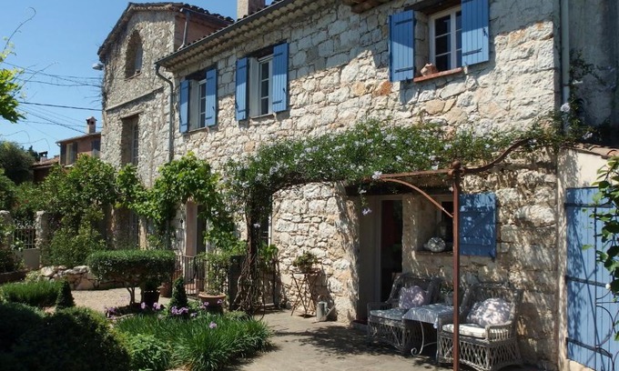 Roquefort-les-Pins Apartment | Le Mas Saint Pierre