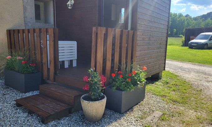 Le Nizan Apartment | Le Meillonais country gite, fully equipped. Close to Bazas and the Sauternes region