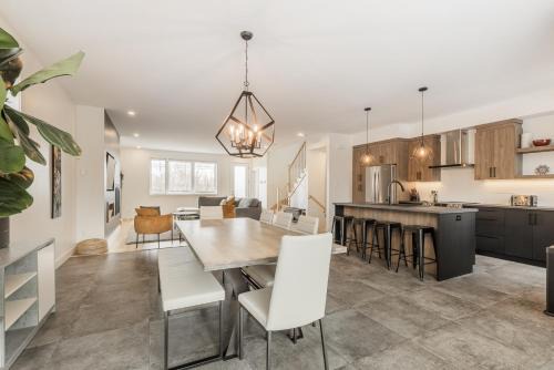 Magog Apartment | Le Memph Chouette spacious comfortable condo cottage eco responsible 3 bedrooms private garage - hot tub & pool Memphrémagog Lake