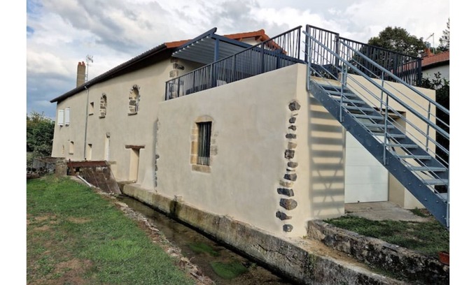 Saint-Amant-Tallende House | Le Moulin de la Veyre