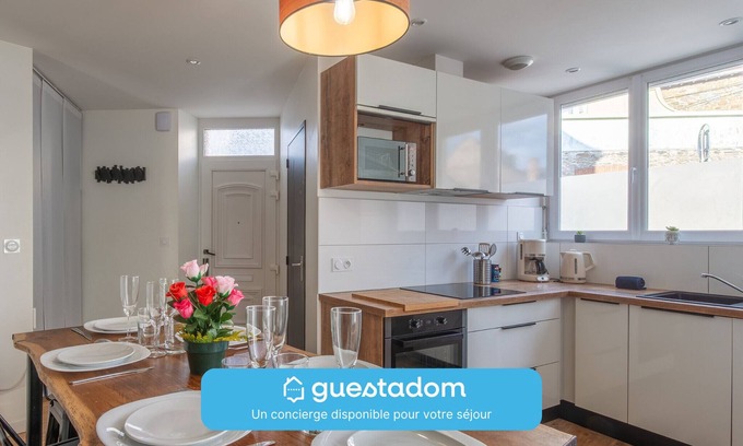 Laval House | Le Movie - Proche gare - 3 chambres