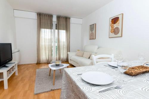 Devant-les-Ponts Apartment | Le p'tit Lorry
