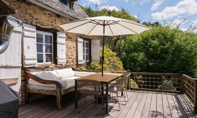 Altillac House | Le Papillon Bleu