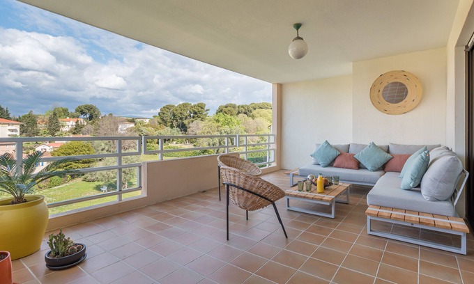 Antibes Apartment | LE PARC Apartment for 5 By Sunset