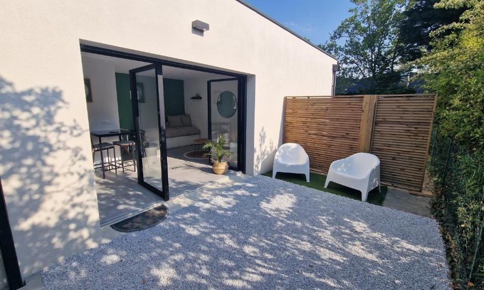 Saint-Barthelemy-d'Anjou Apartment | Le Patio : studio avec extérieur