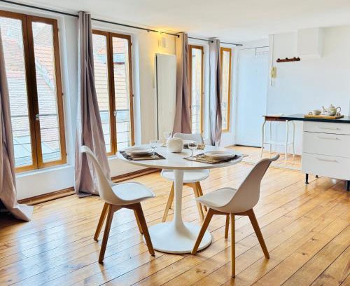 Old Town Apartment | Le Perchoir Citadin - Hypercentre & Wifi
