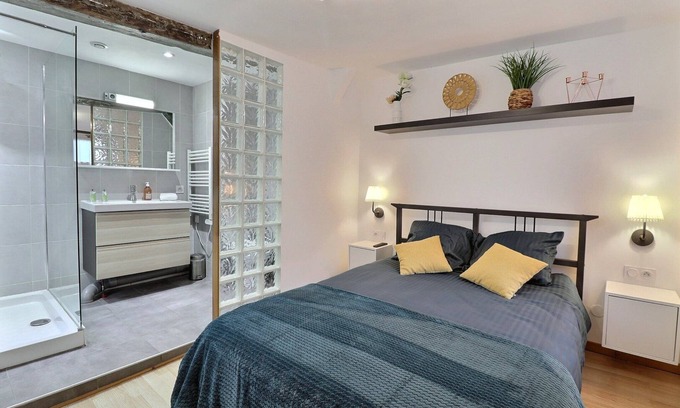Old Town Apartment | Le Perchoir - Welcoming & Warm - Mon Groom