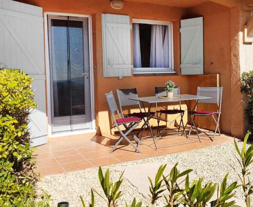 Les Issambres Apartment | Le Petit Bonheur - Studio Vue Mer - Côte d'Azur - 3P