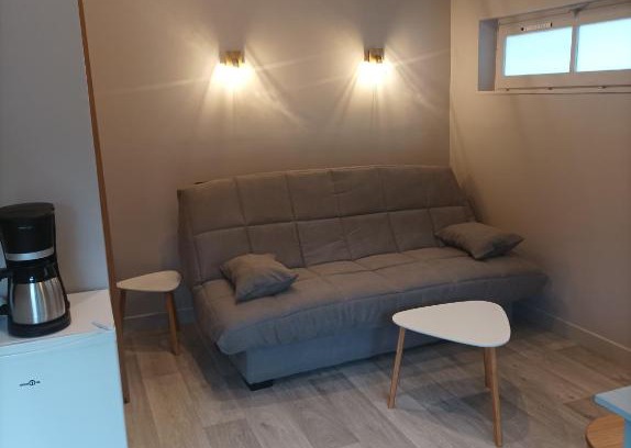La Riviere-Saint-Sauveur Apartment | Le petit chez-vous