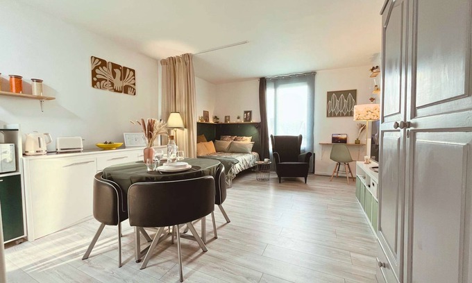 Margny-les-Compiegne Apartment | Le Petit Margny by Your Sweet Loc