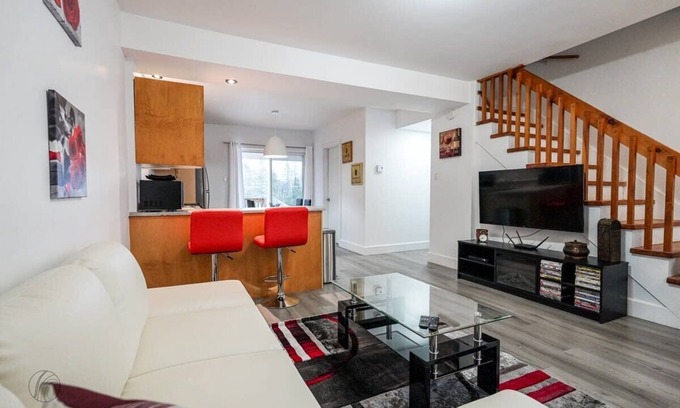 Lac-Simon Apartment | Le Petit Manoir | The Rubis | dogfriendly