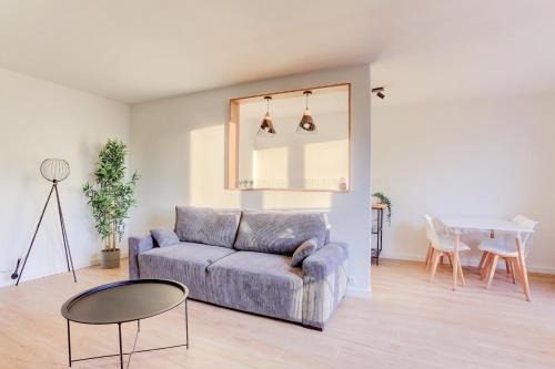 Montigny-le-Bretonneux Apartment | Le Petit Nid - Apt Lumineux en Hypercentre