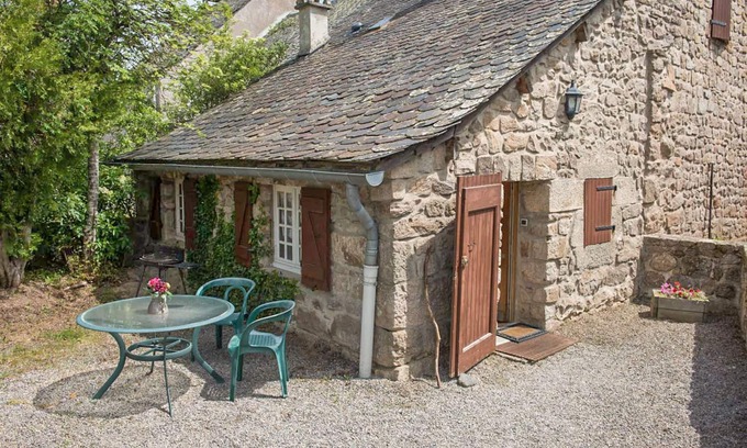 Saint-Leger-de-Peyre House | Le petit Vincent - Studio near the park Les Loups du Gévaudan