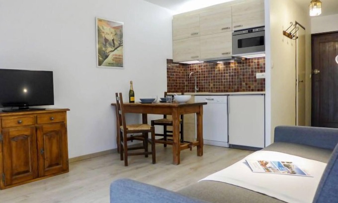 Les Praz-de-Chamonix Apartment | Le Pramouny by Interhome