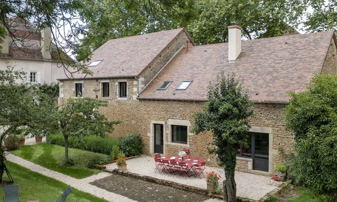 Chailly-sur-Armancon House | Le Ribouillon: Cottage for 15 people in the heart of Burgundy