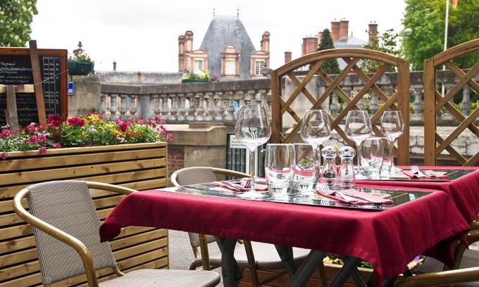 Fontainebleau Hotel | Le Richelieu Bacchus