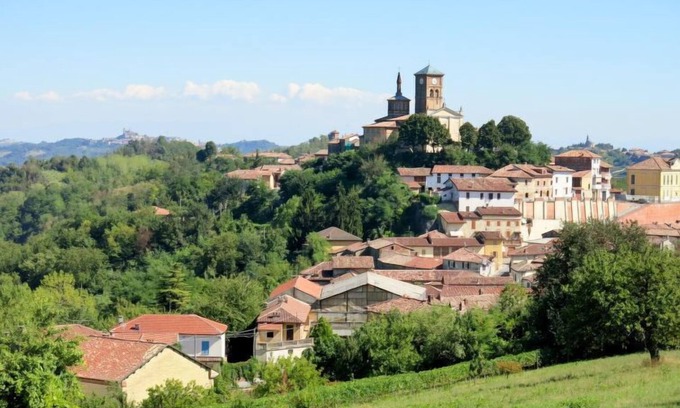 Grazzano Badoglio House | Le Rose Rosse by Interhome