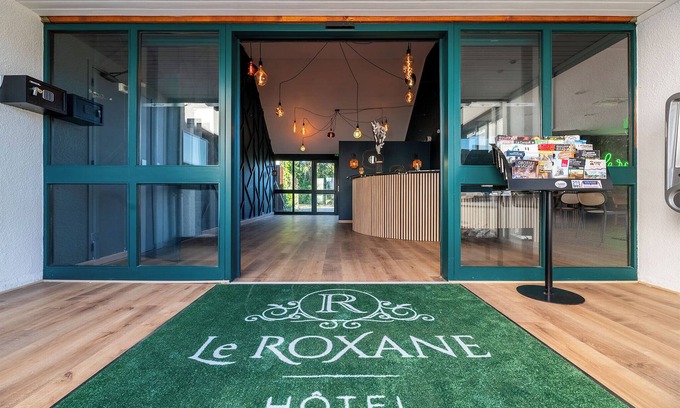 Saint-Laurent-des-Vignes Hotel | Le Roxane
