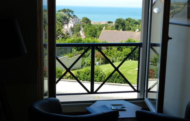 Arromanches-les-Bains Bed & Breakfast | LE RUBAN BLEU FACE A LA MER