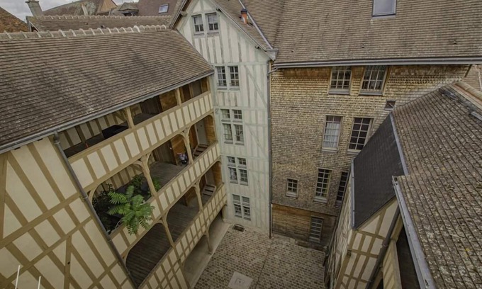 Old Town Apartment | Le Sacré Troyes - TROYES