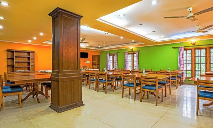 Chinnakanal Hotel | Le Selena Munnar