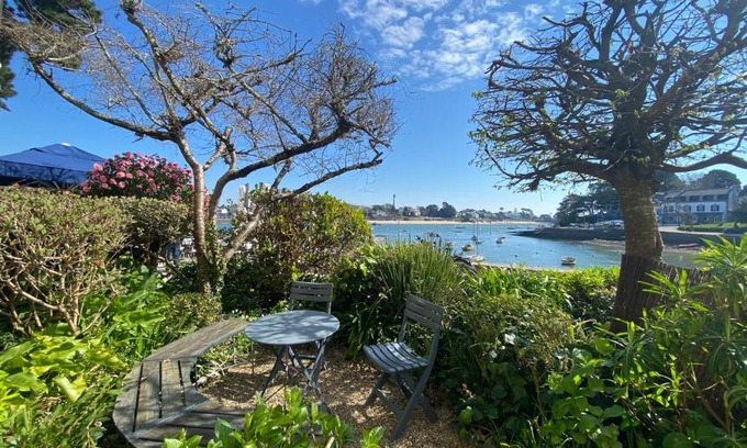 Saint-Marine Apartment | LE STE MARINE - Ptit coin de Paradis Vue sur le port - Wifi - Entrèe Autonome