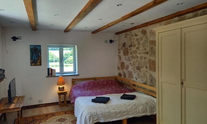 Cussy-en-Morvan Bed & Breakfast | Le Studio du Crot Noir