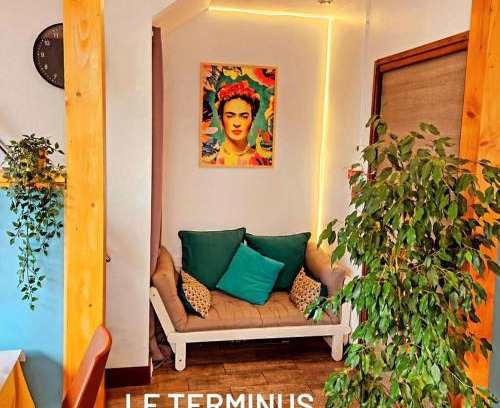 L'Arbresle Hotel | Le Terminus