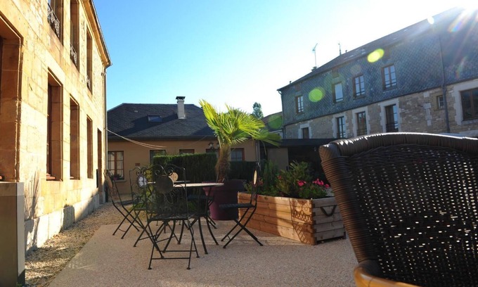 Launois-sur-Vence Hotel | Le Val de Vence