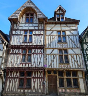Old Town Apartment | Le Valentin - 2 chambres - 4personnes - 109m2