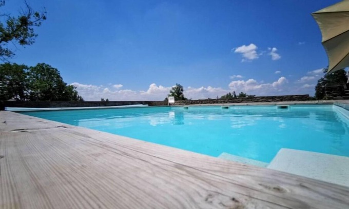 Saint-Etienne-Lardeyrol Bed & Breakfast | Le Vanoir et L'herminette
