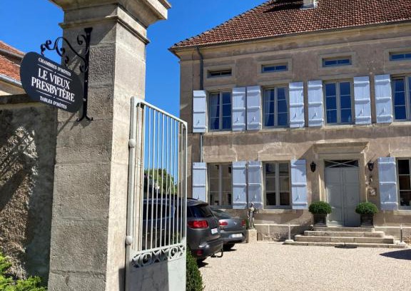 Confracourt Bed & Breakfast | Le vieux presbytère