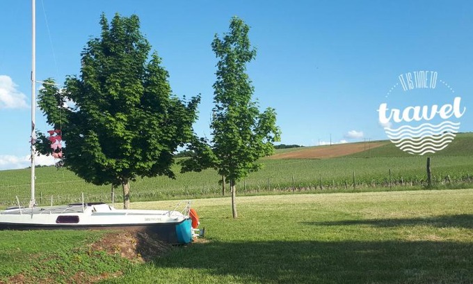 Saint-Bris-le-Vineux Boat Rental | Le voilier Toi & Moi