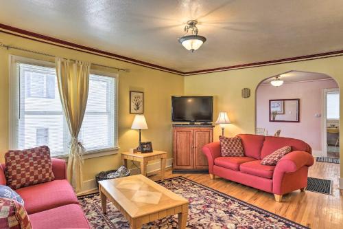 Deadwood House | Lead Home with Free WiFi about 5 Mi to Terry Peak!