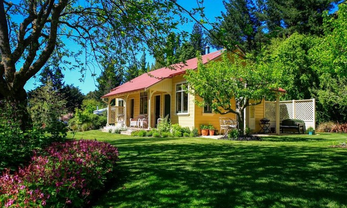 Ferniehurst Ski Chalet | Leader Valley Cottage - A Tranquil Retreat For Two